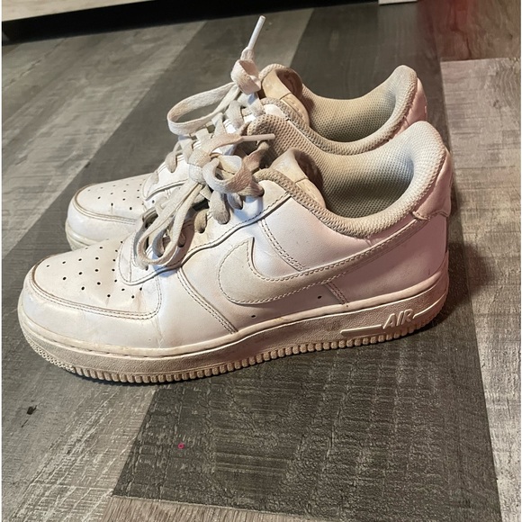 Nike Shoes - NIKE AIR FORCE 1